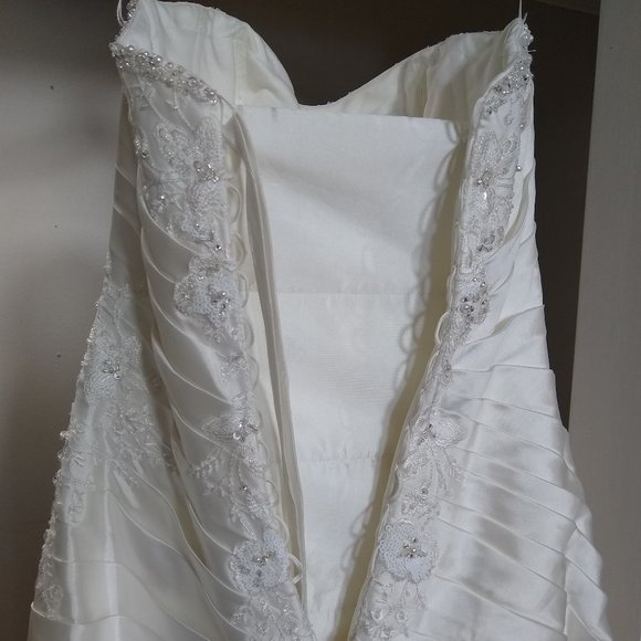 NWT! Bonny 122 Wedding Gown Size 6 - Picture 5 of 8